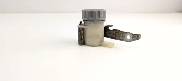 Honda Civic Brake fluid reservoir 