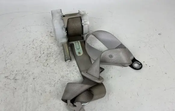 Toyota Mirai Front seatbelt 7X2600P