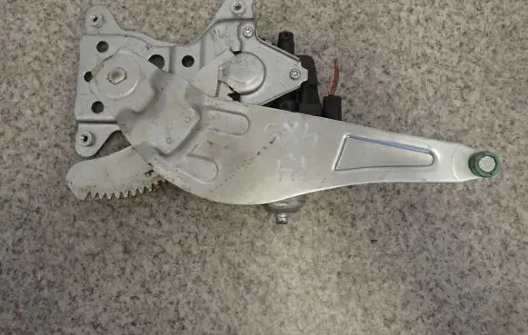 Suzuki SX4 Front door window regulator with motor