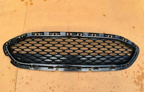 Ford Fiesta Front grill C8L6G