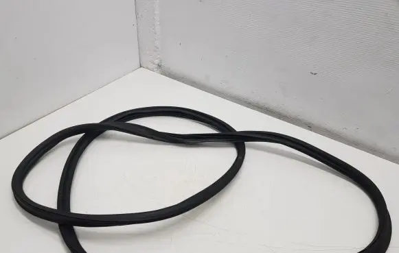 Skoda Kodiaq Trunk rubber seal (body) 565827705