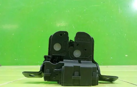 BMW 2 F22 F23 Tailgate exterior lock XP62