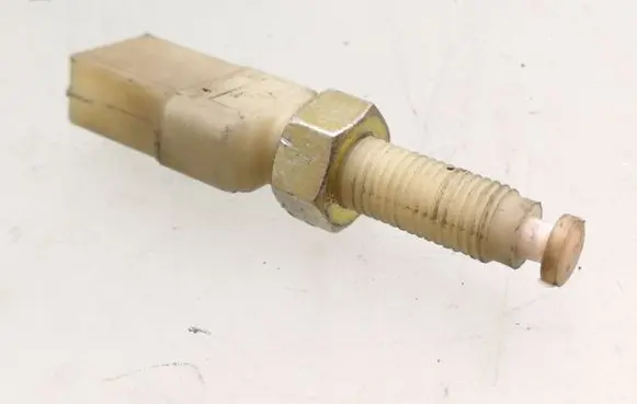 Audi A4 S4 B5 8D Brake pedal sensor switch 443945515