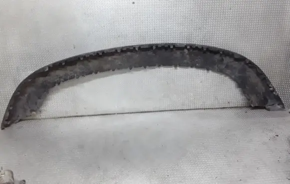Volkswagen Golf V Front bumper lip 