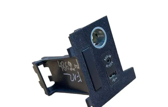 BMW 6 F12 F13 AUX in-socket connector 9237655 51169197318 9197318