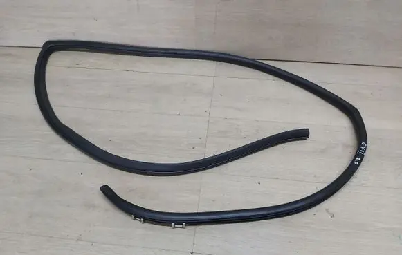 Toyota Corolla Verso E121 Rubber seal sliding door (on door) CVIIUSZCZELKARP