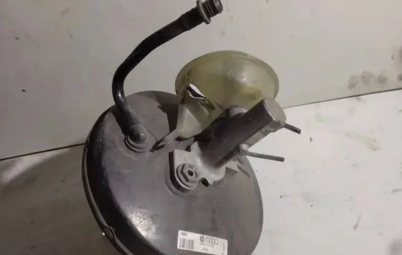 Audi A6 S6 C5 4B Brake booster 4B0612105 638H
