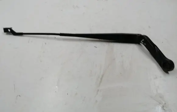 Front wiper blade arm