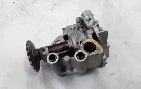 Renault Trafic II (X83) Oil pump 8200345633