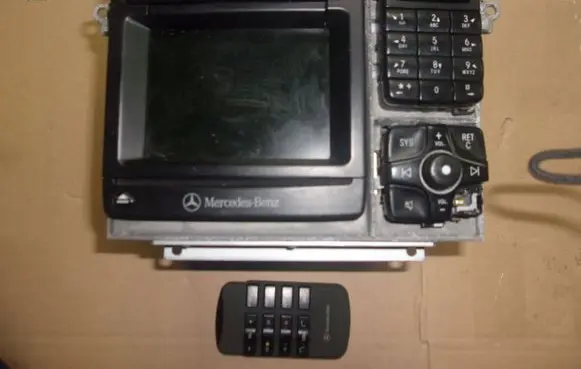 Mercedes-Benz S W220 Audio system kit A2208203789