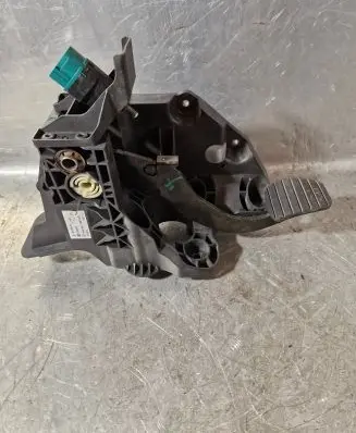 Nissan NV300 Brake pedal 93459474 465016415R 0314973