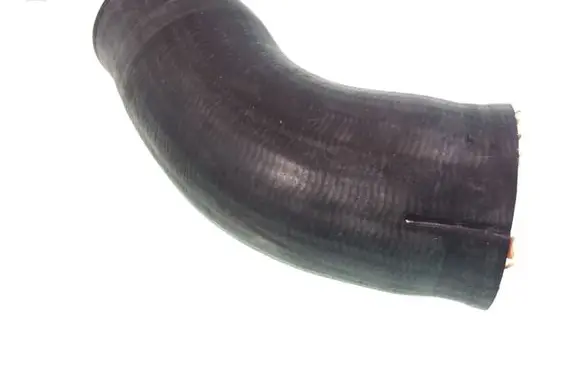 Coolant pipe/hose