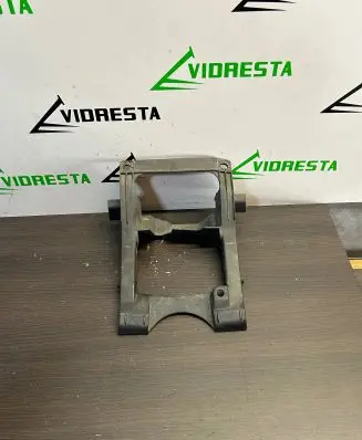Radiator support slam panel bracket