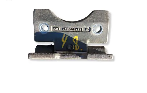 Mercedes-Benz S W126 Front door upper hinge 1237200037