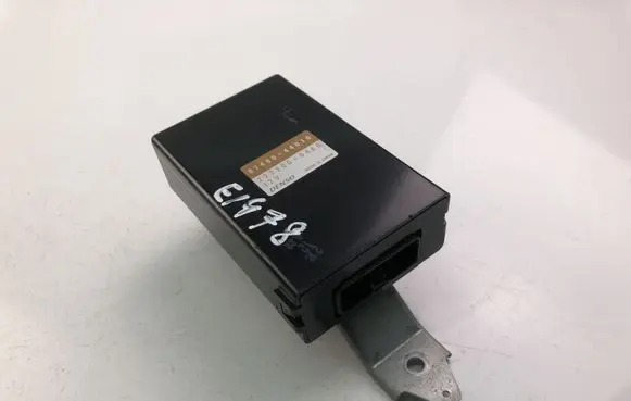 Toyota Avensis Verso Other control units/modules 8748044010