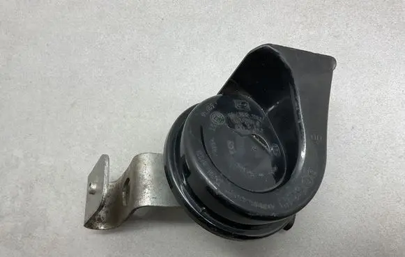 Skoda Octavia Mk2 (1Z) Horn signal 703881152