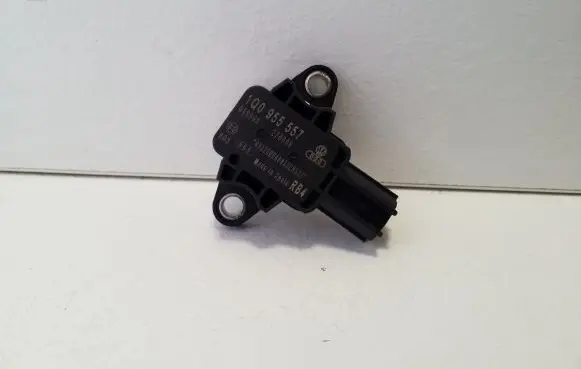Volkswagen Eos Airbag deployment crash/impact sensor 1Q0955557