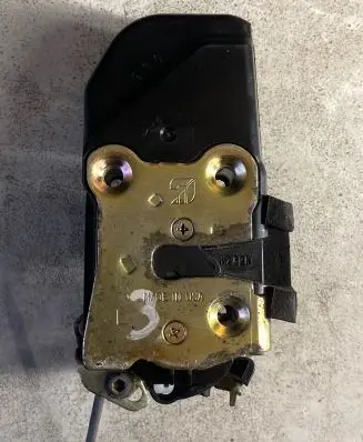 Jeep Cherokee III KJ Rear door lock