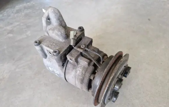 Mazda BT-50 Air conditioning (A/C) compressor (pump)