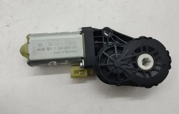 Citroen C5 Aircross Seat adjustment motor 0390207071 3477962