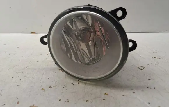 Toyota Corolla Verso AR10 Front fog light 812200F020 27151401