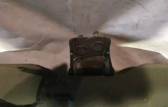 Tailgate/trunk/boot hinge