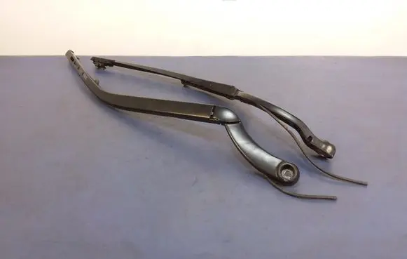 Jaguar XF X250 Front wiper blade arm