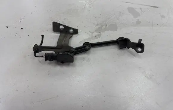 Headlight/headlamp level sensor