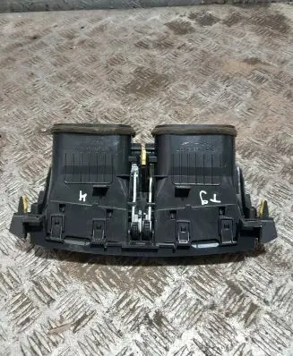 Toyota RAV 4 (XA30) Other center console (tunnel) element 5567042130 T9004