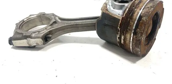 Toyota Avensis T270 Piston with connecting rod 9DA06384