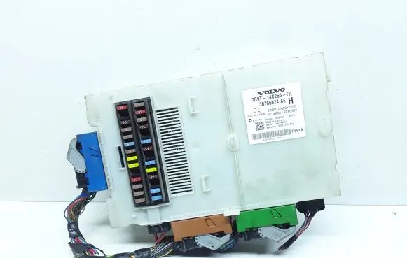 Volvo XC70 Fuse module 7G9T14C256FA 30765624