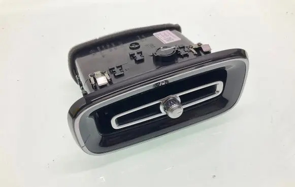 Volvo XC40 Dashboard side air vent grill/cover trim 31442625 AD7GP 202211283A