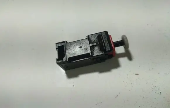 Opel Astra H Brake pedal sensor switch 55704895