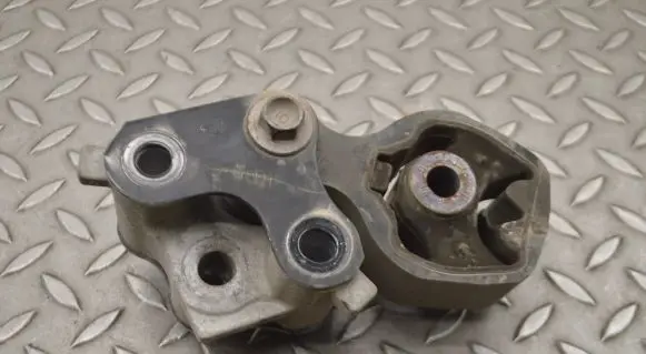 Mazda 6 Engine mount bracket KD62