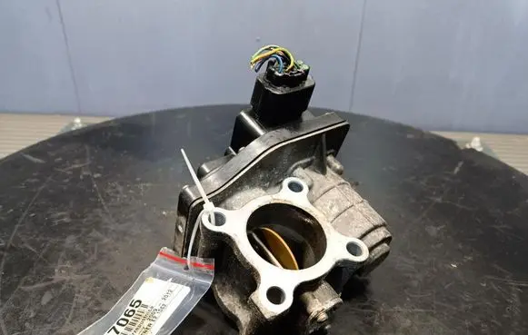 Honda CR-V Throttle body valve 