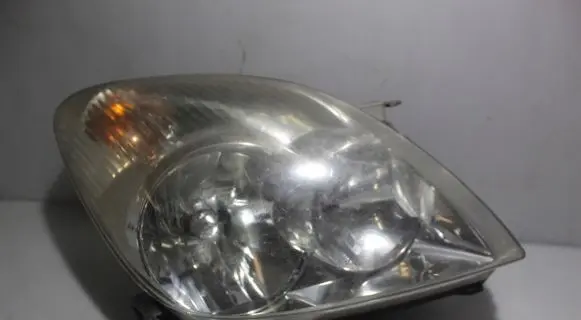 Toyota Corolla Verso E121 Headlight/headlamp