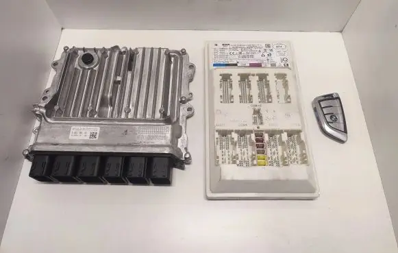 BMW 8 G16 Engine control unit/module 5A57784 031260449 0261S1060F