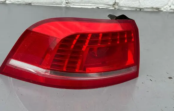 Volkswagen PASSAT B7 Rear/tail lights
