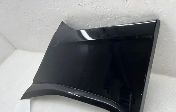 Rear fender molding trim
