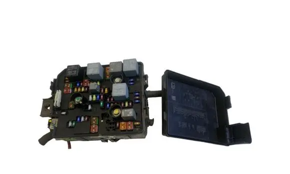 Opel Mokka Fuse box set 95263744 95962913 95263743