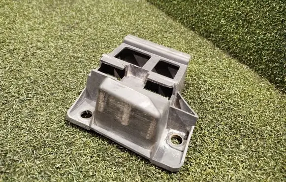 Front bumper mounting bracket