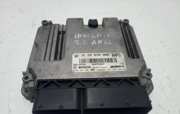 Opel Insignia A Engine control unit/module 0281017105 55576906 55575349