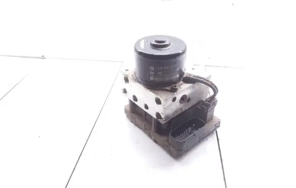 Volkswagen Bora ABS Pump 1J0614117D 1J0907379P