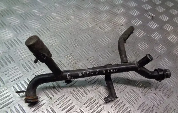 Volkswagen PASSAT B5 Engine coolant pipe/hose