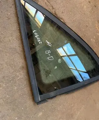 Ford C-MAX II Rear side window