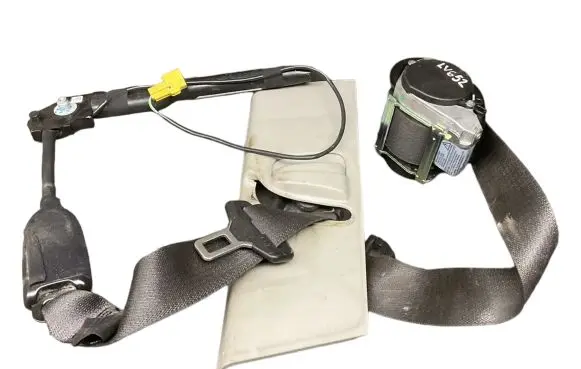 Chevrolet Orlando Front seatbelt 619668400A