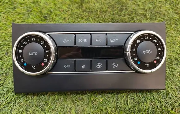 Mercedes-Benz C W204 Climate control unit A2049003803 SW261000 03HW3810