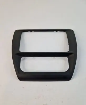 Radio/GPS head unit trim