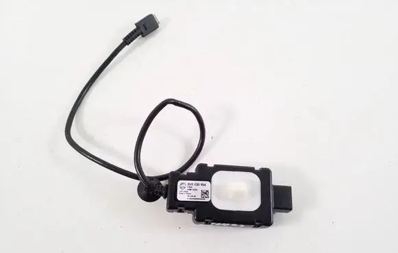 Volkswagen PASSAT B9 USB socket connector 3V0035954
