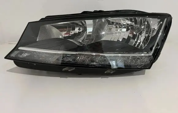 Skoda Fabia Mk3 (NJ) Headlight/headlamp 6V1941015D